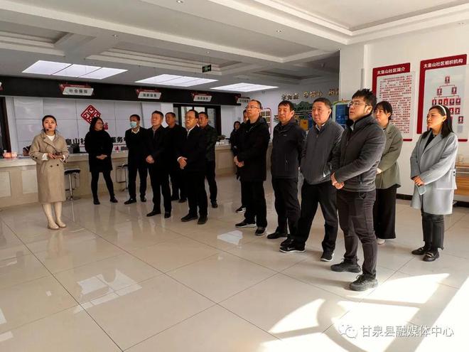 市人大常委会来甘调研城市低收入群体生活保障工作落实情开云 开云体育平台况(图2)