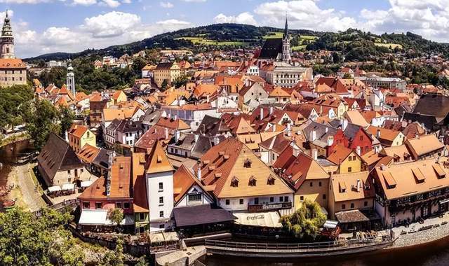 欧洲最穷的国家摩尔多瓦月薪仅开云体育 Kaiyun.com 官网入口3000就能买房买车听起来像吹牛(图3)