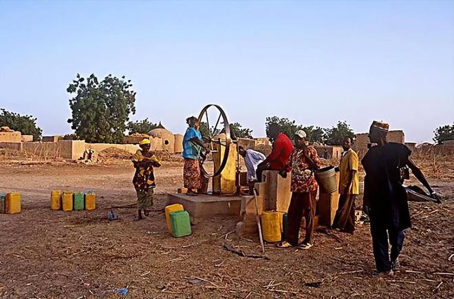 Kaiyun 开云被“遗忘”的国家！首都穷的像农村一样喝不起水却能顿顿吃肉？(图12)