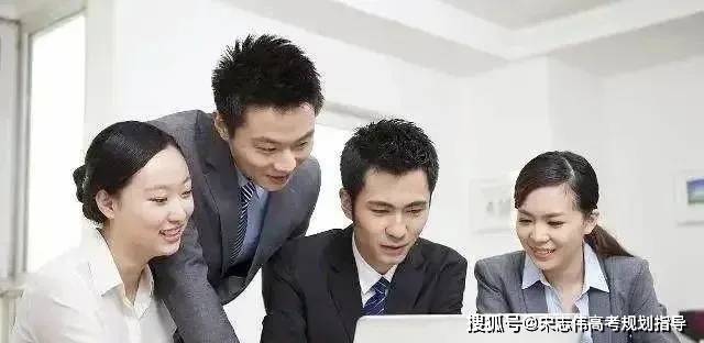 开云APP 开云官网入口今年这3个好就业的专业上好的大学不如