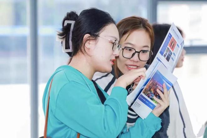 张雪峰推荐:5个“最吸金”的本科专业毕业能拿高薪Kaiyun 开云体育(图6) 张雪峰推荐:5个“最吸金”的本科专业毕业能拿高薪Kaiyun 开云体育(图6)