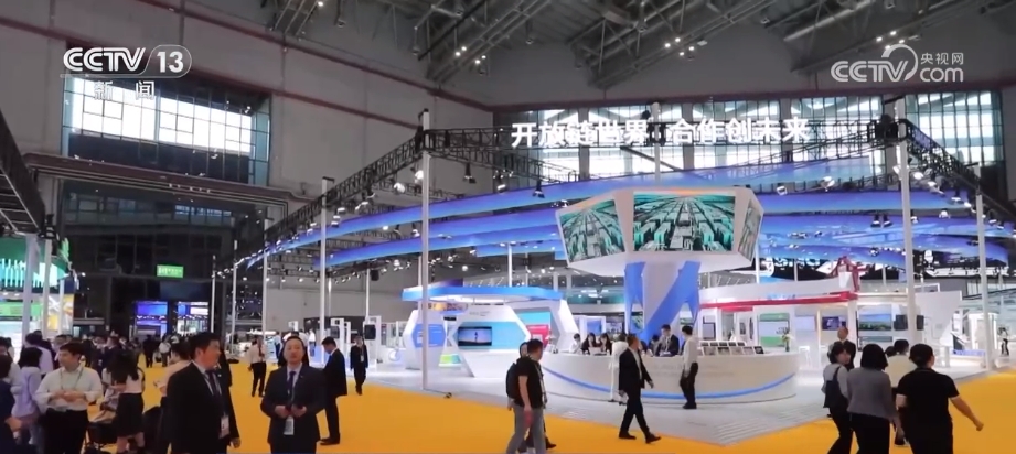 开云 开云体育平台聚焦餐饮住宿、养老托育等八大领域 多举措为服务消费发展增添新动力(图4) 开云 开云体育平台聚焦餐饮住宿、养老托育等八大领域 多举措为服务消费发展增添新动力(图4)